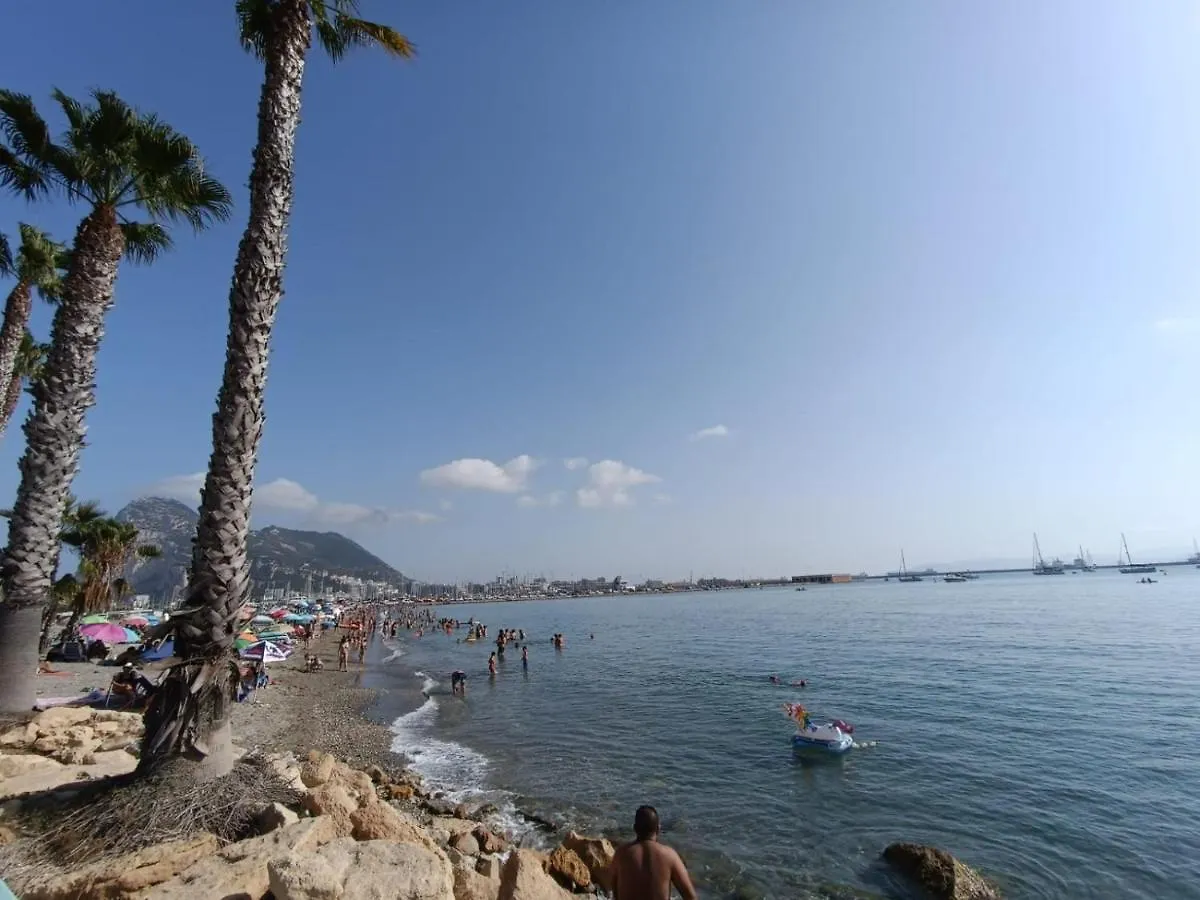 Privat bolig Vistas A 3 Paises Y 2 Continentes 1º Linea De Playa A 5 Minutos De Gibraltar Lejlighed La Línea de la Concepción