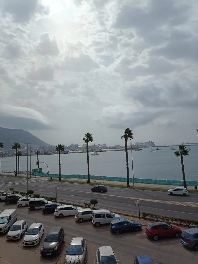 Séjour chez l'habitant Appartement Vistas A 3 Paises Y 2 Continentes 1º Linea De Playa A 5 Minutos De Gibraltar à La Línea de la Concepción Espagne