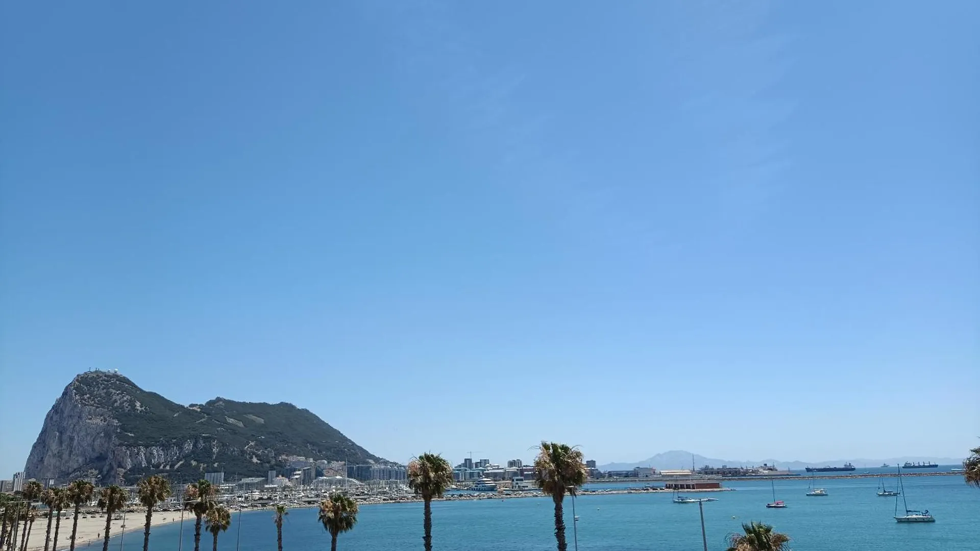 Séjour chez l'habitant Appartement Vistas A 3 Paises Y 2 Continentes 1º Linea De Playa A 5 Minutos De Gibraltar à La Línea de la Concepción Espagne